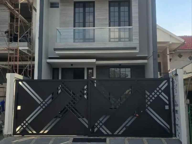 dijual rumah manyar kertoadi