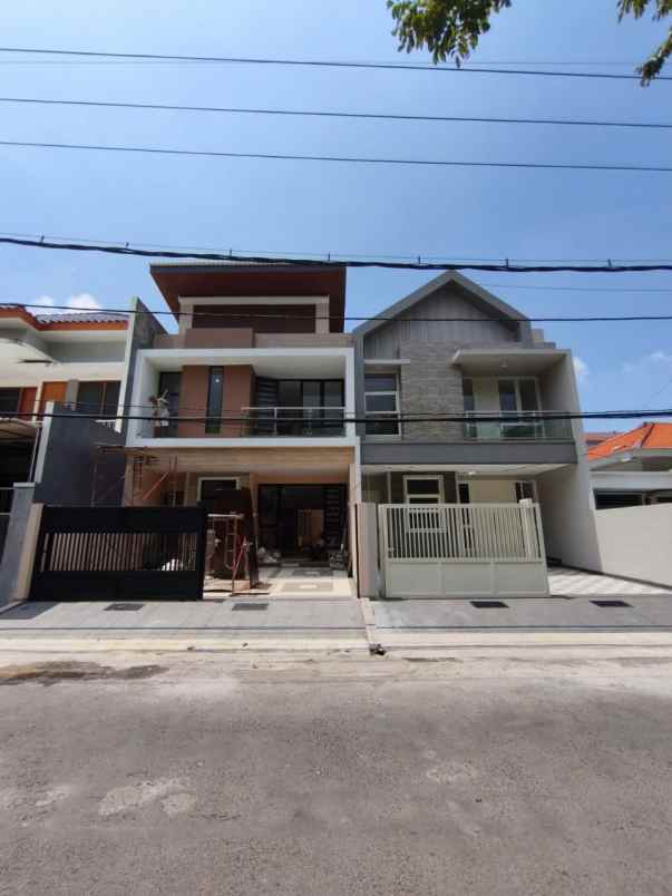 dijual rumah manyar tirtoasri