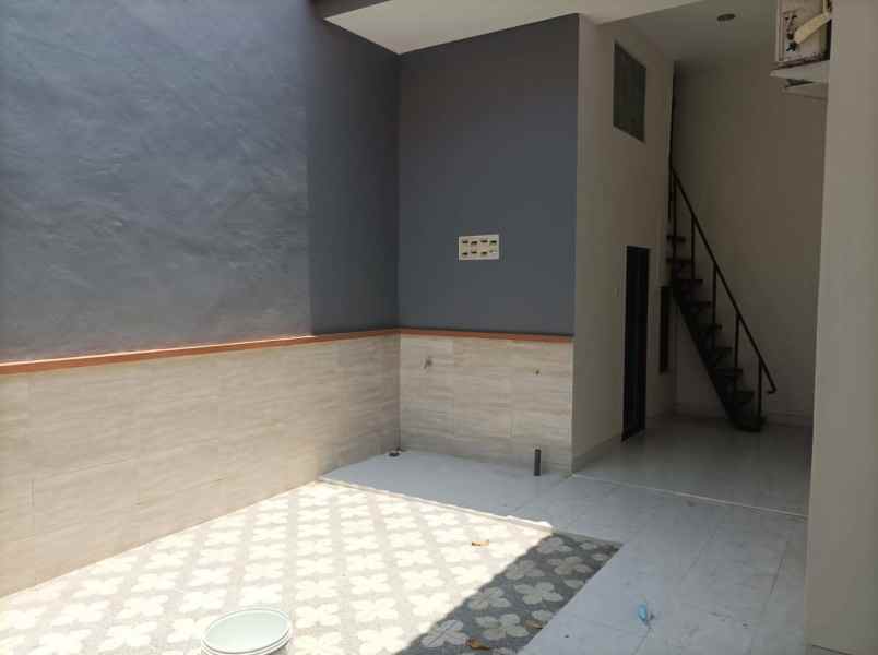 dijual rumah manyar tirtomoyo manyar