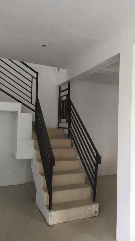 dijual rumah medayu utara