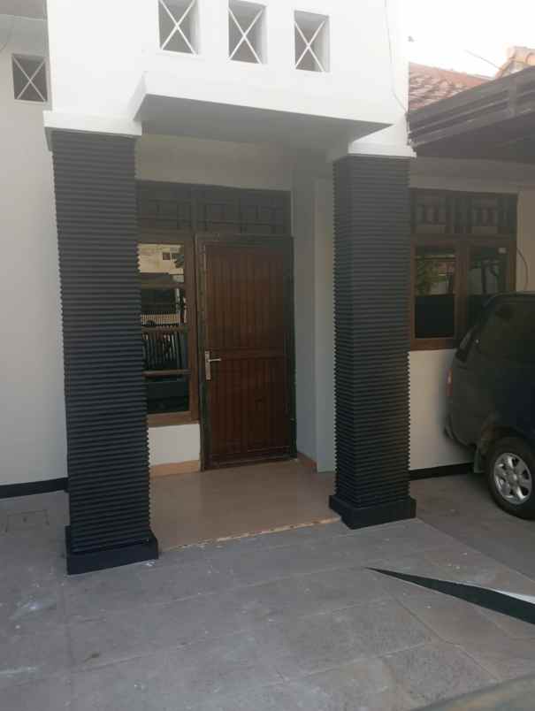 dijual rumah metland menteng