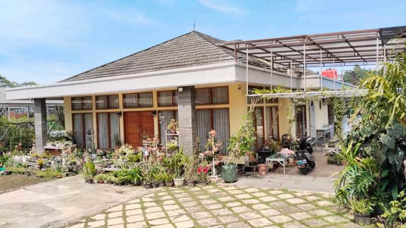 dijual rumah mewah di cimbeluit kota bandung