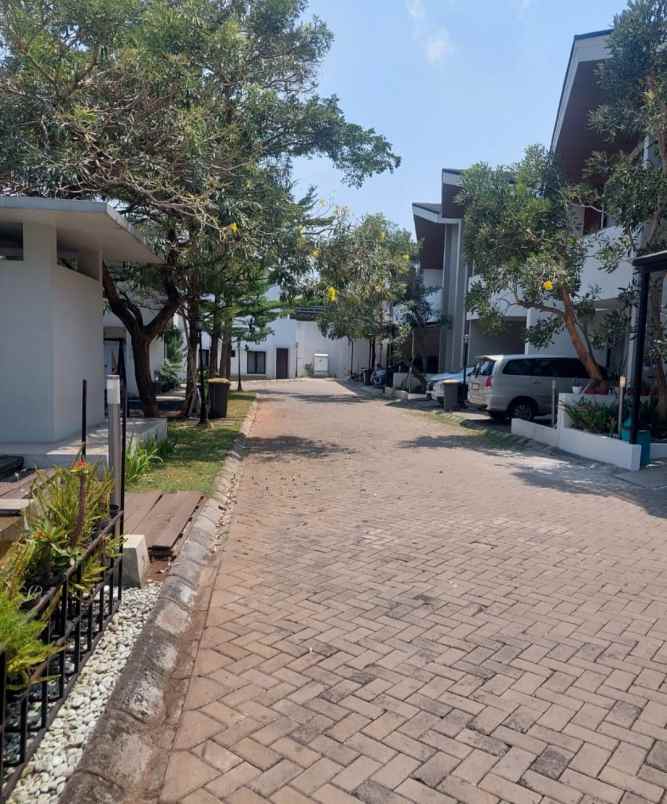 dijual rumah mewah murah lokasi nyaman via lelang