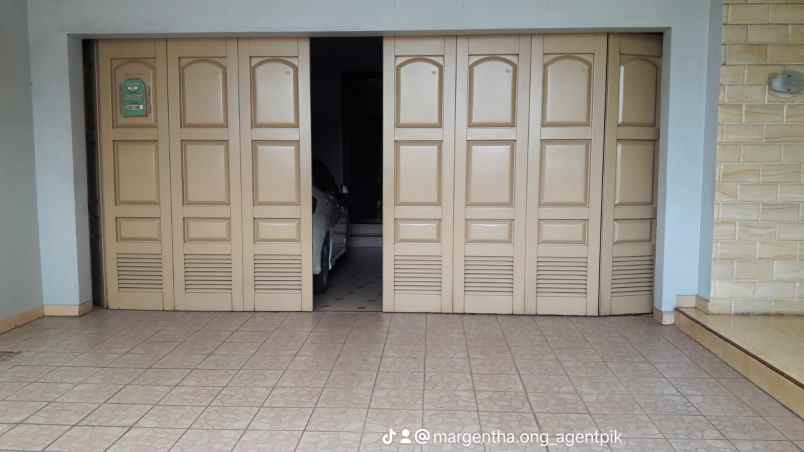 dijual rumah muara karang jakut hadap utara shm