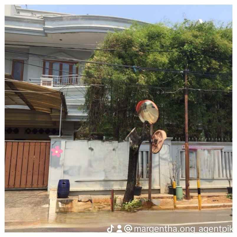 dijual rumah muara karang jakut hadap utara shm