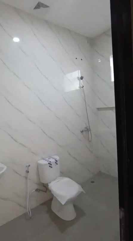 dijual rumah mulyosari