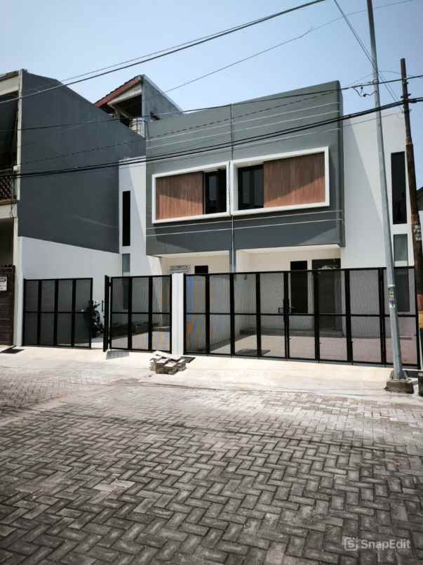 dijual rumah mulyosari