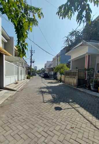 dijual rumah mulyosari utara
