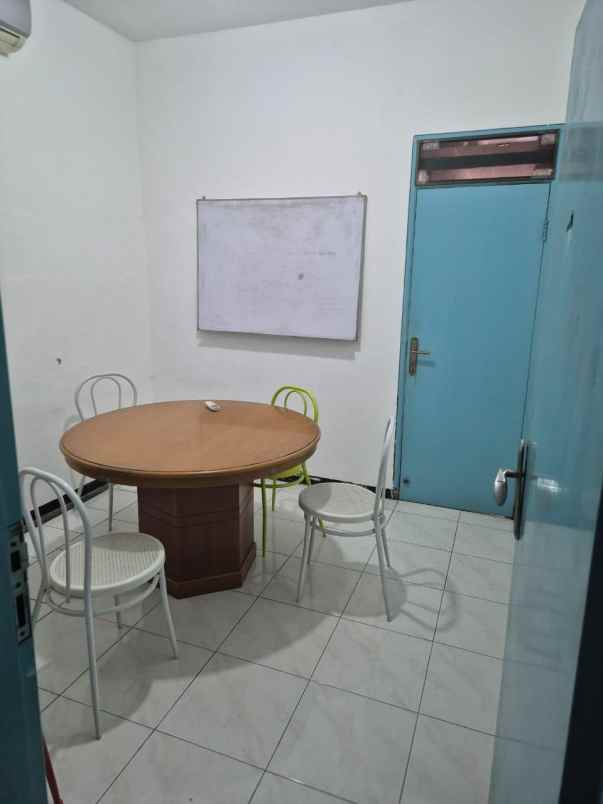dijual rumah nirwana eksekutif