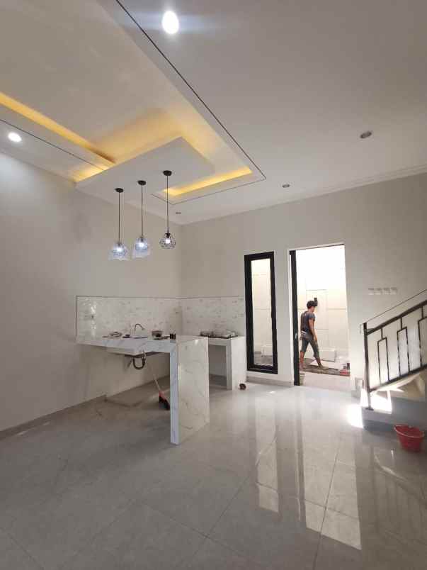 dijual rumah nirwana eksekutif