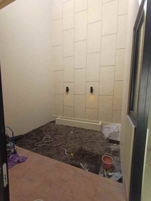 dijual rumah nirwana eksekutif