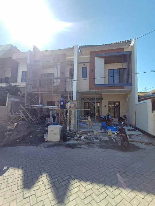 dijual rumah nirwana eksekutif