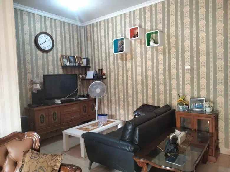 dijual rumah nyaman harga bersahabat siap huni ciledug
