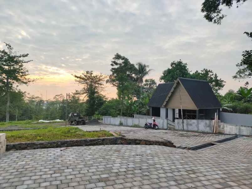 dijual rumah nyatnyono