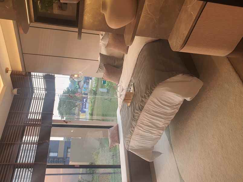 dijual rumah oaze lippo cikarang jl mh