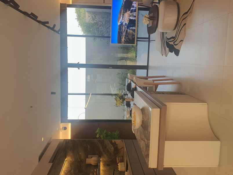 dijual rumah oaze lippo cikarang jl mh