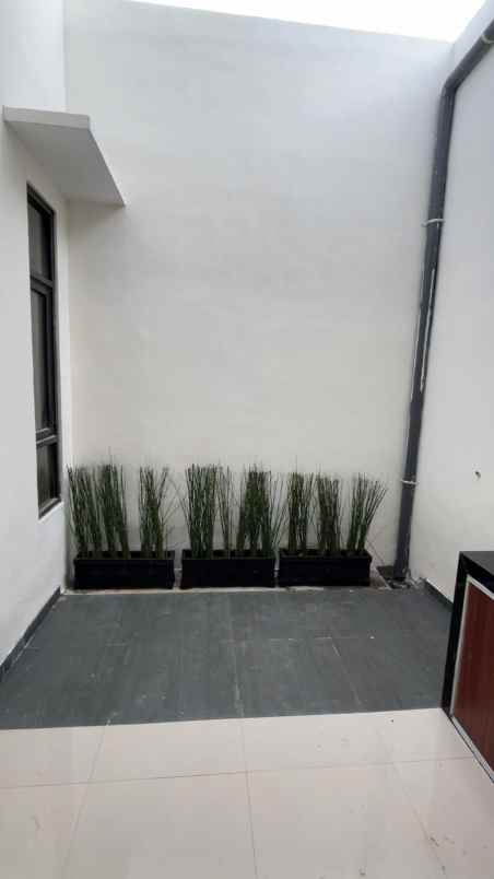 dijual rumah oma view atas