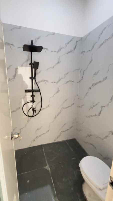 dijual rumah oma view atas