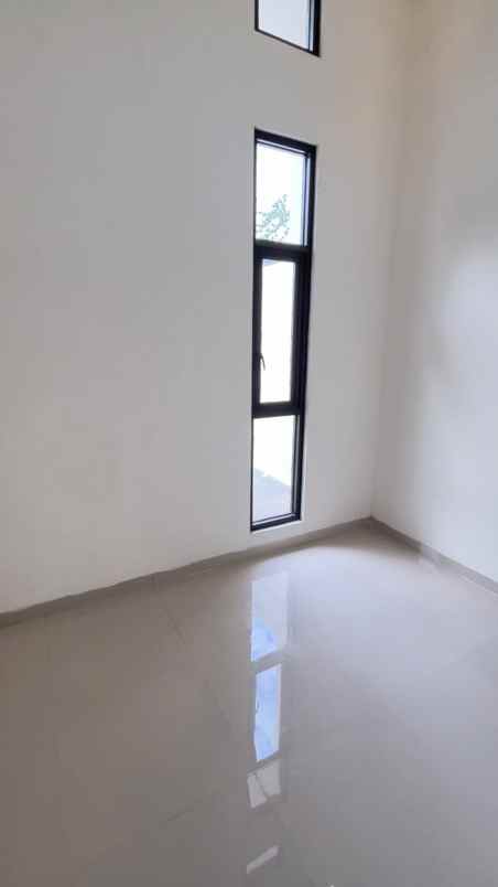 dijual rumah oma view atas