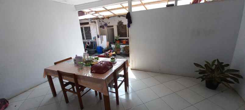 dijual rumah otista