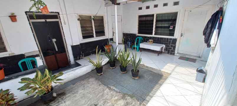 dijual rumah otista