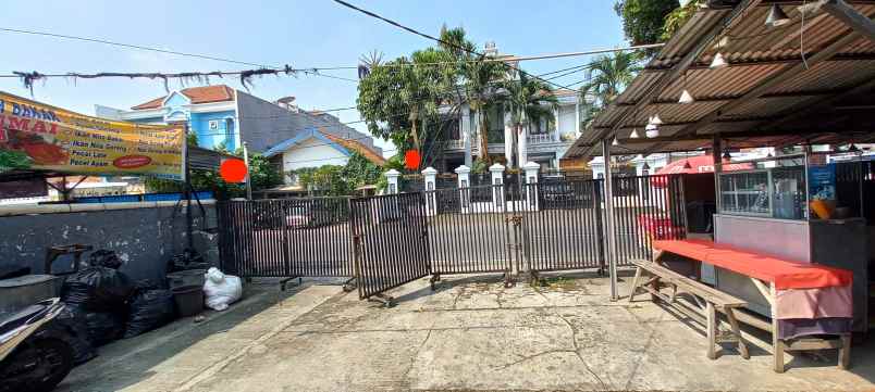 dijual rumah otista