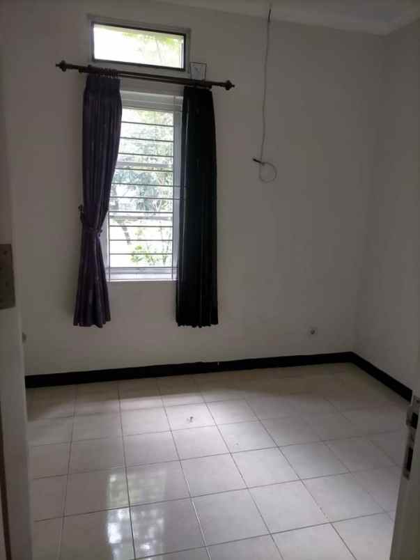 dijual rumah padalarang