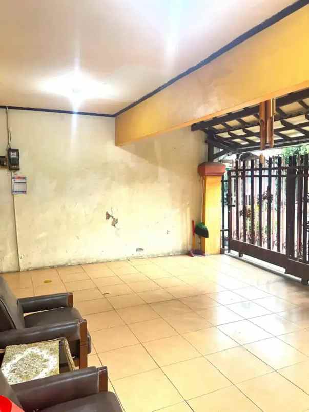 dijual rumah pakis sidorejo surabaya