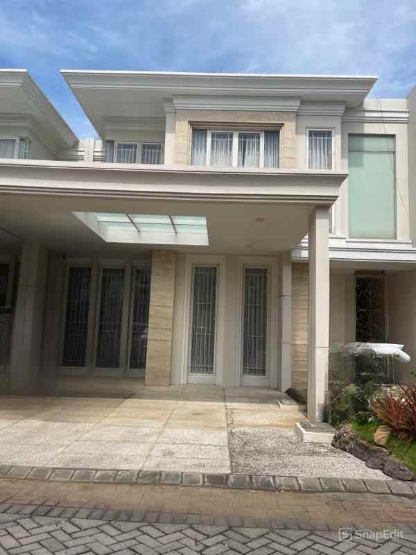 dijual rumah pakuwon city