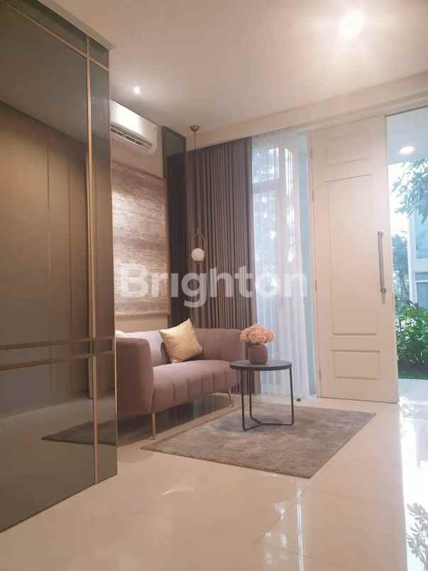 dijual rumah pakuwon city