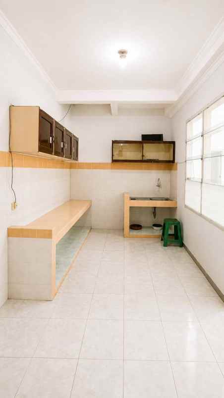 dijual rumah pakuwon city