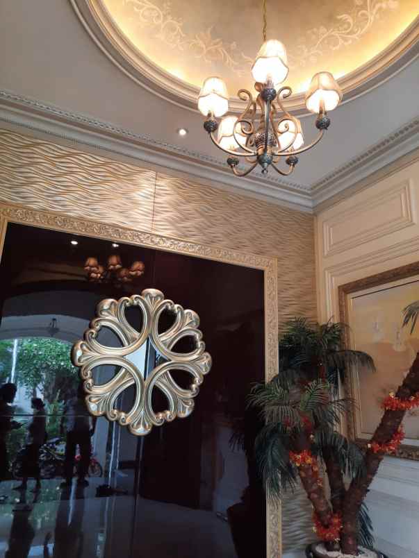 dijual rumah pakuwon indah villa bukit