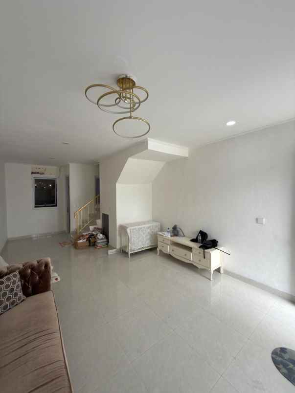dijual rumah palm blossom
