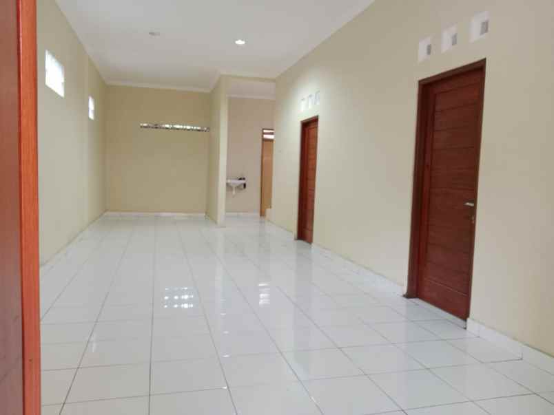 dijual rumah pandak