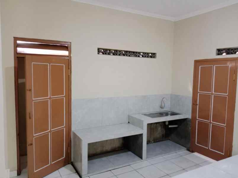 dijual rumah pandak