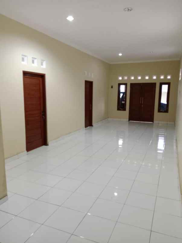 dijual rumah pandak