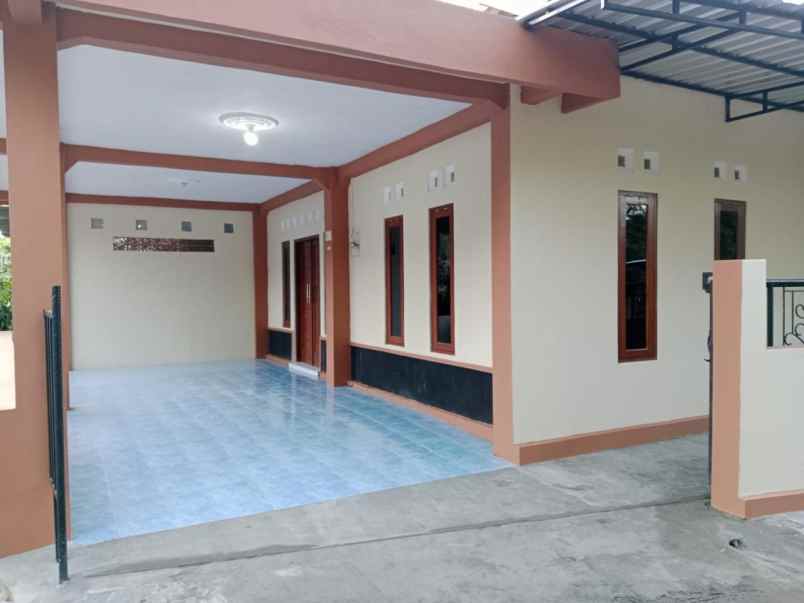 dijual rumah pandak