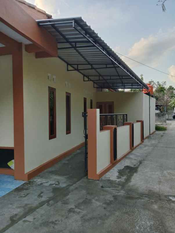 dijual rumah pandak