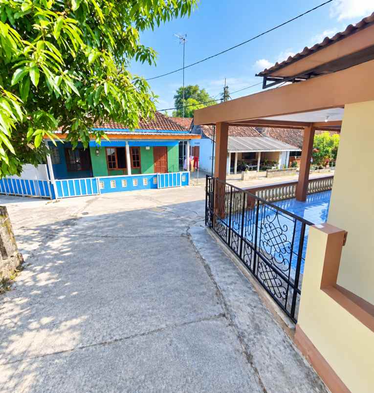 dijual rumah pandak