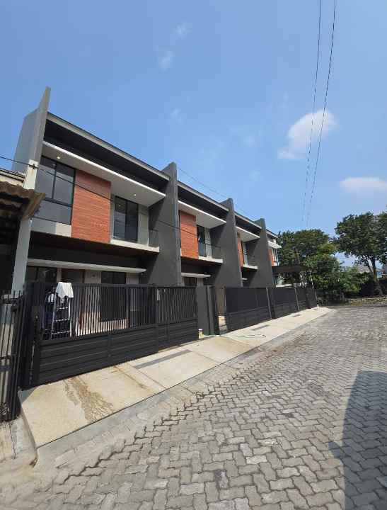 dijual rumah panjang jiwo