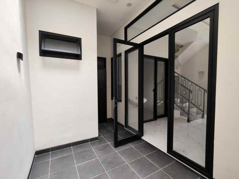 dijual rumah pantai mentari