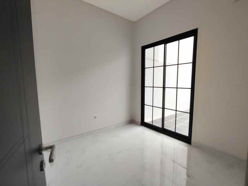 dijual rumah pantai mentari