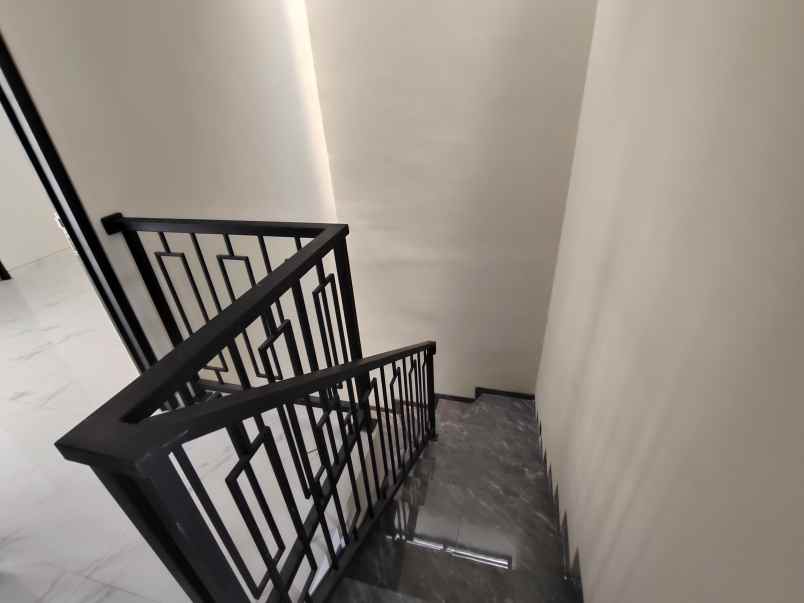 dijual rumah pantai mentari