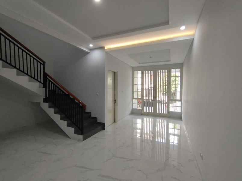 dijual rumah pantai mentari