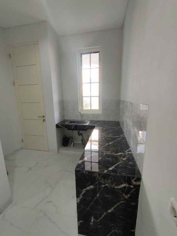 dijual rumah pantai mentari