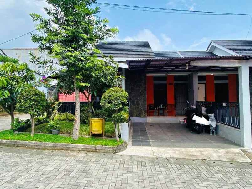 dijual rumah parongpong