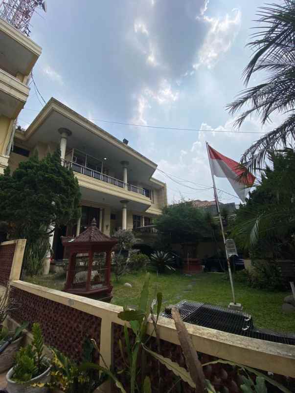 dijual rumah pasteur
