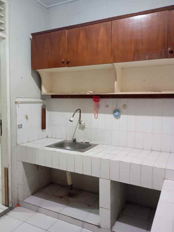 dijual rumah pelepah kelapa gading