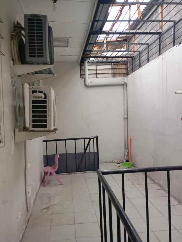 dijual rumah pelepah kelapa gading