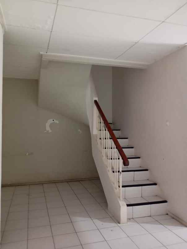 dijual rumah pelepah kelapa gading